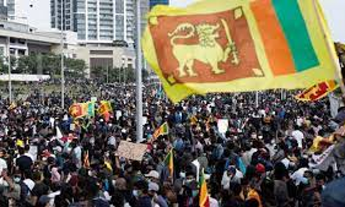 இலங்கையில் மீண்டும் போராட்டம் வெடித்தது- கண்ணீர் புகை குண்டு வீச்சு