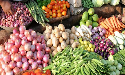 ஈரோடு மாவட்ட உழவர் சந்தைகளில் 60 டன் காய்கறிகள் விற்பனை