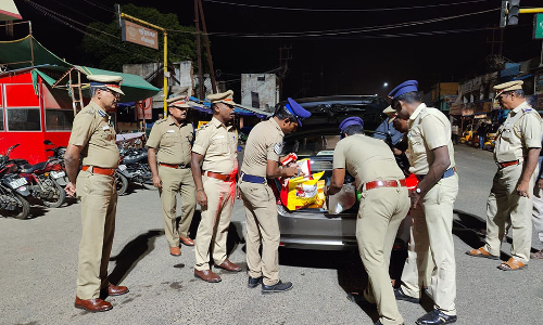 பண்ருட்டி பகுதியில் விடிய விடிய போலீஸ் ரோந்து பணி: டி.ஐ.ஜி. பாண்டியன் ஆய்வு