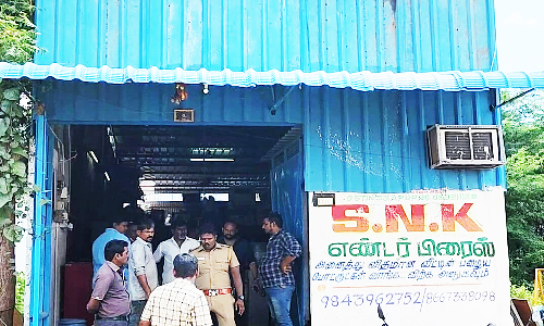 அ.ம.மு.க. பிரமுகரின் இரும்பு கடையை உடைத்து திருட்டு