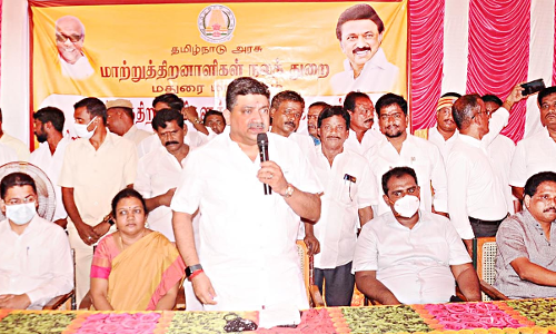 ஆதரவற்றோர்-நலிந்தோருக்கு உதவி செய்யவே அரசியலுக்கு வந்தேன்-  அமைச்சர்  பேச்சு