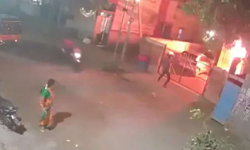 5 நாட்களில் 16 இடங்களில் பெட்ரோல் குண்டுகள் வீசி தாக்குதல்- இதுவரை 15 பேர் கைது