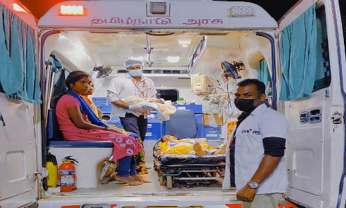 பேச்சிப்பாறை அருகேகோதையாறு காட்டு பகுதியில் நள்ளிரவில் ஆம்புலன்சில் பெண்ணுக்கு குழந்தை பிறந்தது