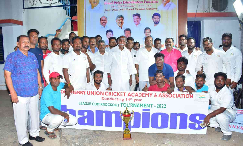 கிரிக்கெட் அணிக்கு ரூ.50 ஆயிரம் பரிசு-ரங்கசாமி வழங்கினார்