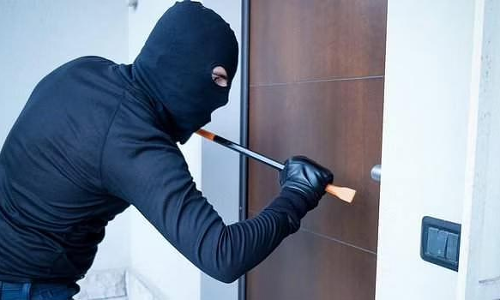 கிராம நிர்வாக அலுவலர் அலுவலகத்தில் திருட்டு