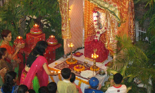 நவராத்திரி ஒன்பது இரவுகளில் விரதம் இருந்து அம்பிகையை வழிபட்டால்...