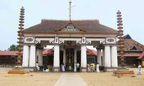 பசியாற்றும் வைக்கத்தப்பன் திருக்கோவில்- கேரளா