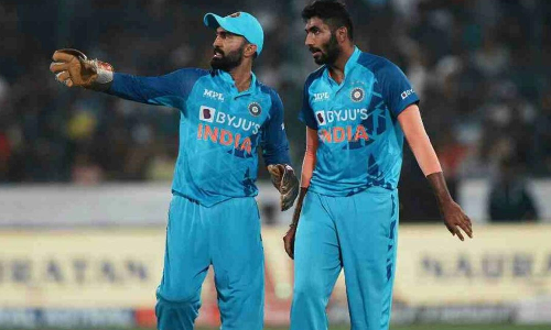 டி20 கிரிக்கெட்டில் மோசமான சாதனை படைத்த பும்ரா