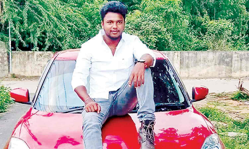 வீட்டுக்குள் டி.வி. பார்த்துக் கொண்டிருந்த கஞ்சா வியாபாரி வெட்டிப்படுகொலை