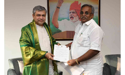 மத்திய ரெயில்வே மந்திரியிடம் சபாநாயகர் ஏம்பலம் செல்வம் மனு