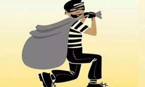 வீட்டு உபயோக பொருட்கள் விற்பனை செய்யும்  நிறுவனத்தில் ரூ.3½ லட்சம் கொள்ளை