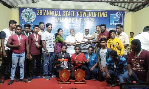 மாநில அளவிலான பளு தூக்கும் போட்டி