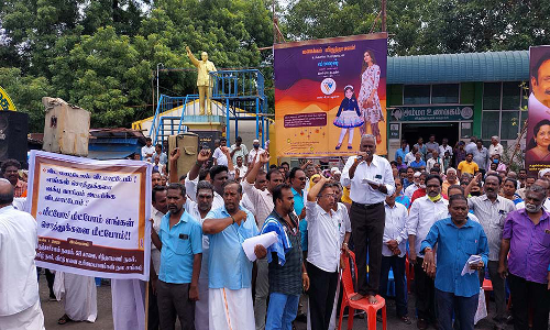 விருத்தாசலத்தில்  வக்பு வாரிய பரிந்துரையை புறக்கணிப்பு செய்ய கோரிஆர்ப்பாட்டம்