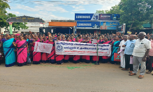 கள்ளக்குறிச்சியில்  அங்கன்வாடி ஊழியர் சங்கத்தினர்  ஆர்ப்பாட்டம்