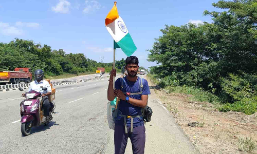 பெண் கல்வி மற்றும் பாதுகாப்பை வலியுறுத்தி,  கன்னியாகுமாரி வரை விழிப்புணர்வு நடைபயணம்