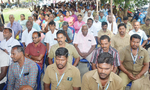 மின்வாரிய பணியாளர்களுக்கு   ஊதிய உயர்வை உடனடியாக வழங்க வேண்டும்  -ஊழியர்கள் கோரிக்கை