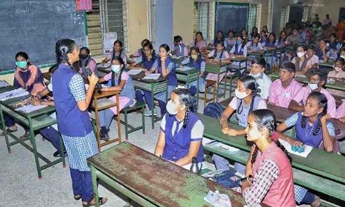 பள்ளி மாணவர்களுக்கு வன உயிரின வார விழா விழிப்புணர்வு பேச்சுப்போட்டி