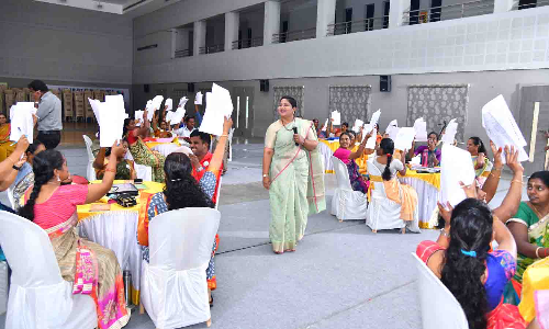 திருப்பூர் காந்திநகர் ஏ.வி.பி.,பள்ளியில் ஆசிரியர்களுக்கு கலை ஒருங்கிணைப்பு குறித்து பயிற்சி