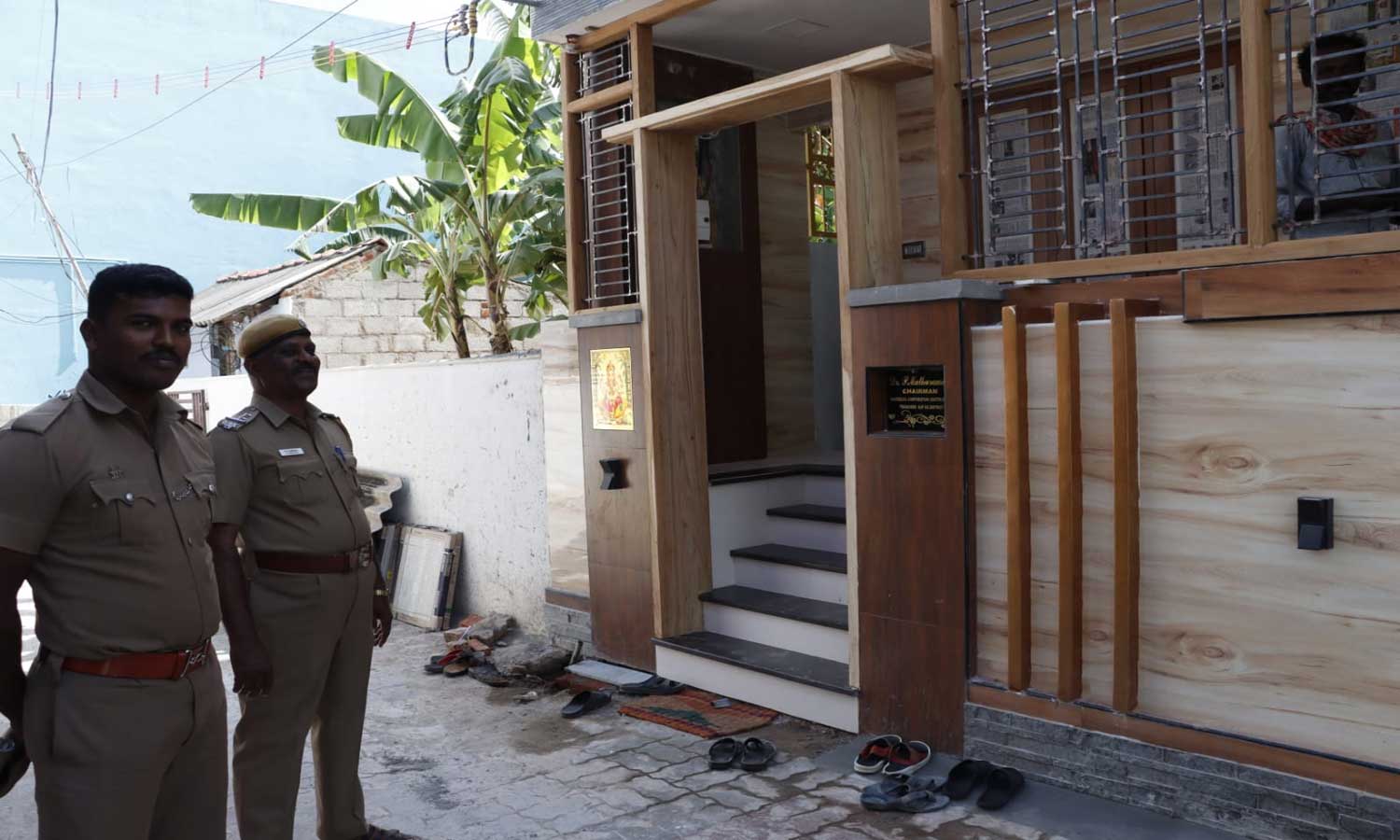 அசம்பாவிதங்களை தடுக்க குமரியில் பாதுகாப்பு பணியில் 1200 போலீசார் அசம்பாவிதங்களை தடுக்க குமரியில் பாதுகாப்பு பணியில் 1200 போலீசார்