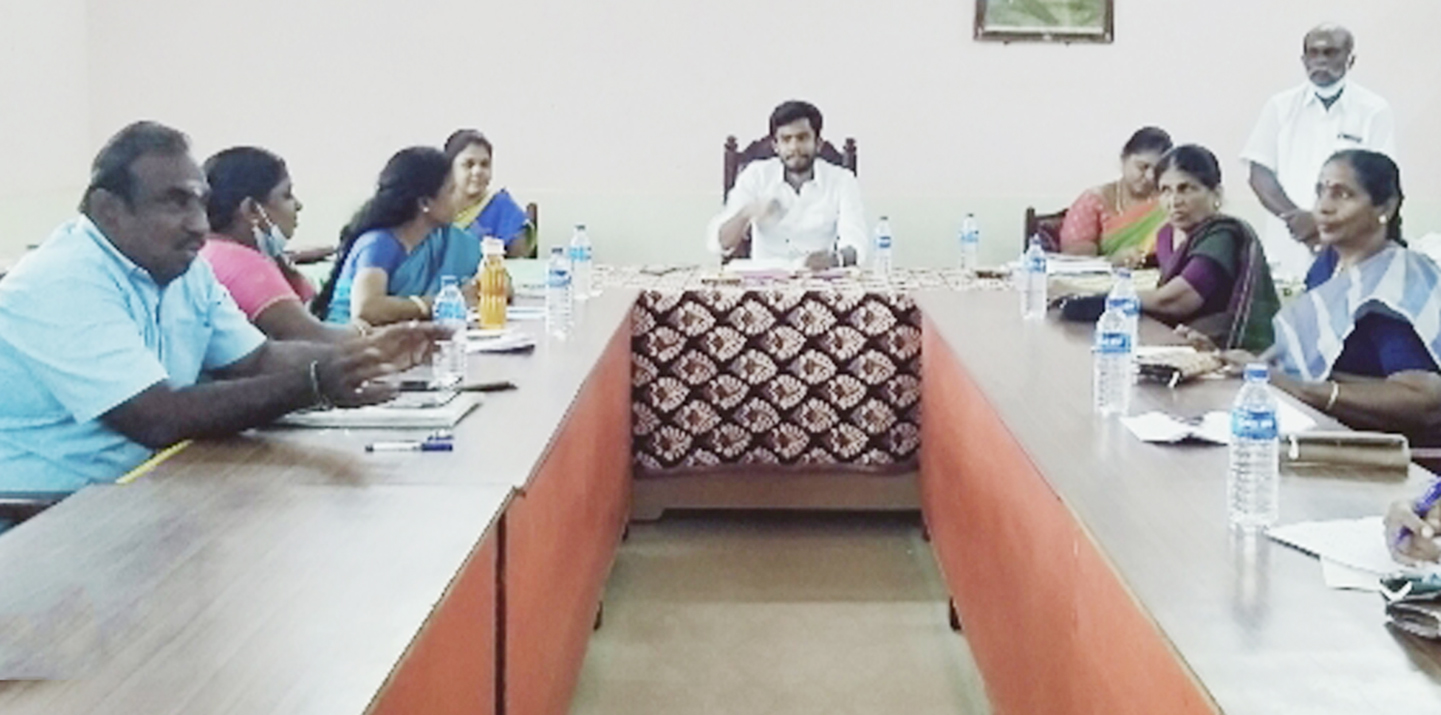 கோட்டையூரில் பேரூராட்சி கூட்டம் கோட்டையூரில் பேரூராட்சி கூட்டம்