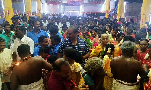 இடையர்காடு கிராமத்தில் முத்தாரம்மன் கோவில் கொடை விழா