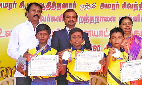 மாநில அளவிலான சிலம்பப் போட்டியில் வி.எஸ்.ஆர். இன்டர்நேஷனல் பள்ளி மாணவர்கள் சாதனை