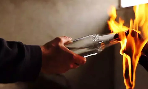 கேன்களில் பெட்ேரால், டீசல்  வழங்குவதை தவிர்க்கும் பங்குகள்  சேலத்தில் உரிமையாளர்கள் அதிரடி