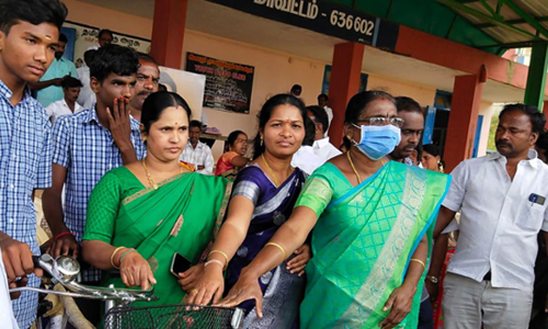 ஏற்காட்டில் இலவச சைக்கிள் வழங்கல்