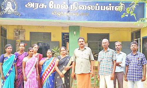 தான் பயின்று, பணிபுரிந்த அரசு பள்ளிக்கு வர்ணம் பூசிய ஆசிரியர்; மனநிறைவு அளிப்பதாக பெருமிதம்