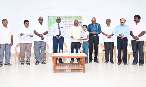திருச்செந்தூர் ஆதித்தனார் கல்லூரியில் பல்வேறு போட்டிகளில் வெற்றிபெற்ற  மாணவ-மாணவிகளுக்கு பரிசளிப்பு