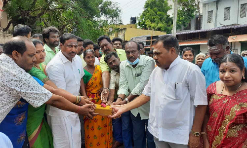 சமுதாய நல கூடம்-நேரு எம்.எல்.ஏ. பணிகளை தொடங்கி வைத்தார்