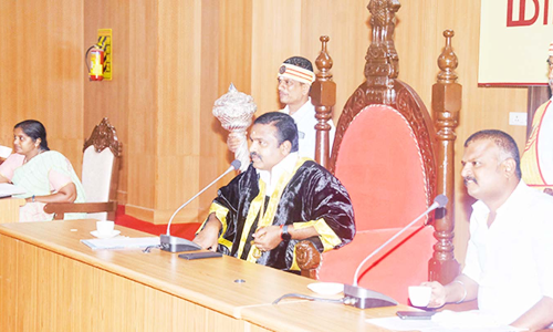 தஞ்சையில், இன்று மாநகராட்சி மாமன்ற கூட்டம்- மேயர் தலைமையில் நடந்தது