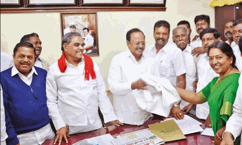 தி.மு.க. செயலாளராக   பா.மு. முபாரக் மீண்டும் தேர்வு