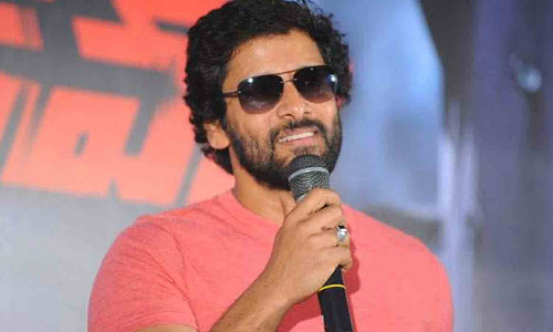 அந்த காதல் எனக்குள் நெருப்பாக எரிந்து கொண்டிருக்கிறது - நடிகர் விக்ரம்