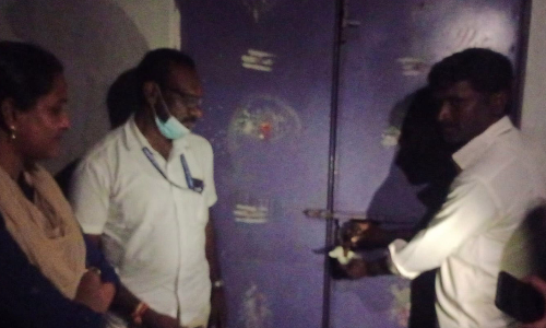 கியாஸ் குடோனுக்கு அதிகாரிகள் சீல் வைப்பு