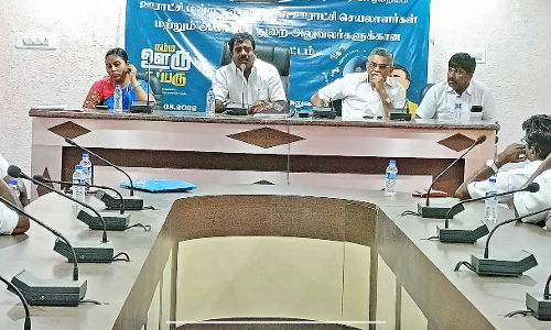 ராதாபுரம் யூனியனுக்குட்பட்ட கிராமங்களின் வளர்ச்சி திட்டப் பணிகள் குறித்து ஆலோசனை