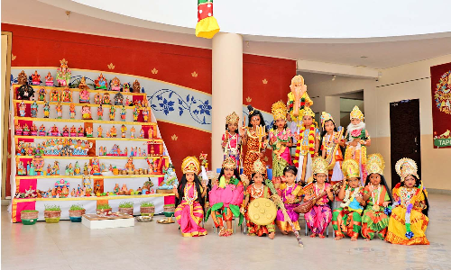 புஷ்பலதா பள்ளியில் நவராத்திரி விழா