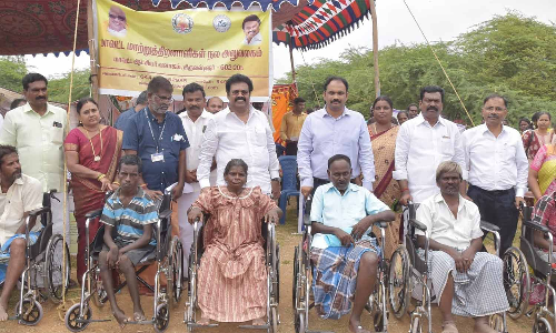 பூண்டியில் 718 பயனாளிகளுக்கு ரூ.2½ கோடி நலத்திட்ட உதவி- கலெக்டர் ஆல்பி ஜான் வர்கீஸ் வழங்கினார்