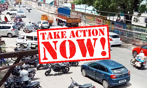 சாலையை மறித்து நிறுத்தப்படும் வாகனங்கள்