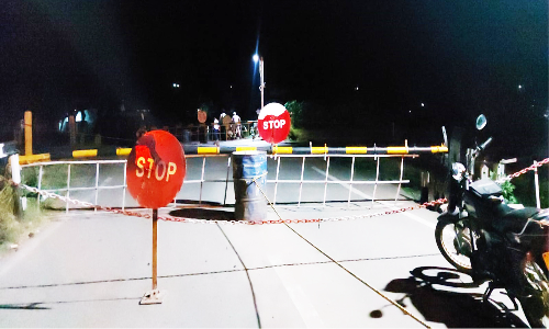 பாலம் அமைக்கும் பணிகள் விரைந்து தொடங்க நடவடிக்கை எடுக்க வேண்டும்