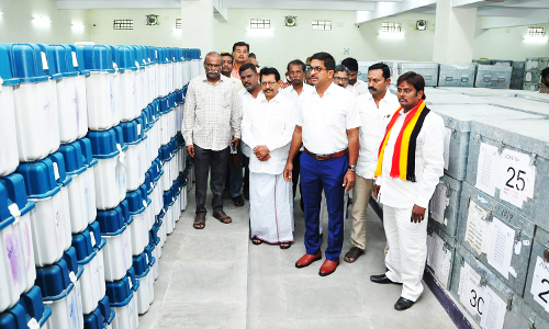 வேலூரில் வாக்குப்பதிவு எந்திரங்கள் ஆய்வு