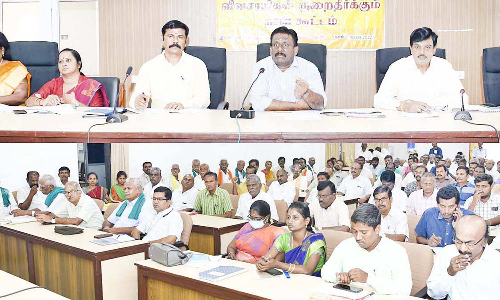 தேனி மாவட்டத்தில் மலைமாடுகளை அரசே ஏற்றுக் கொள்ள வேண்டும் விவசாயிகள் கூட்டத்தில் வலியுறுத்தல்