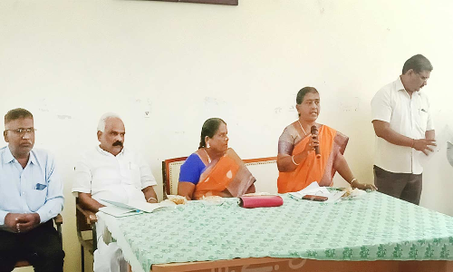 நிலக்கோட்டை ஊராட்சி ஒன்றியத்தில் பணிகள் ஒதுக்குவதில் பாரபட்சம் கவுன்சிலர்கள் குற்றச்சாட்டு