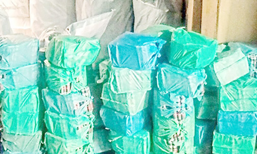 வீடு, குடோனில் பதுக்கிய ஒரு கோடி மதிப்பு பட்டாசுகள் பறிமுதல்- 7 பேர் கைது