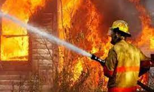 தீயில் எரிந்து ரூ.5 லட்சம் பொருட்கள் நாசம்