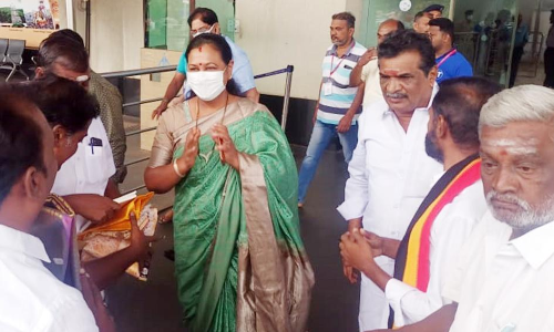 அரசு பஸ்சில் இலவச பயணத்தை ஒட்டுமொத்த பெண்களும் புறக்கணிக்க வேண்டும்- பிரேமலதா