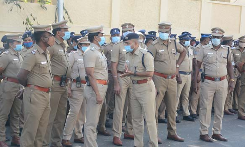 சுதந்திர தினத்துக்கு 1 லட்சம் போலீஸ் பாதுகாப்பு- சென்னையில், வணிக வளாகங்கள், கோவில்களில் கண்காணிப்பு