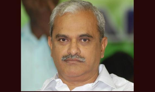 புதுச்சேரி  மதுபான தொழிற்சாலை மீதான  குற்றச்சாட்டை மறைக்கவே  மின்துறை தனியார் மயம் அறிவிப்பு:   வைத்திலிங்கம் எம்.பி. குற்றச்சாட்டு