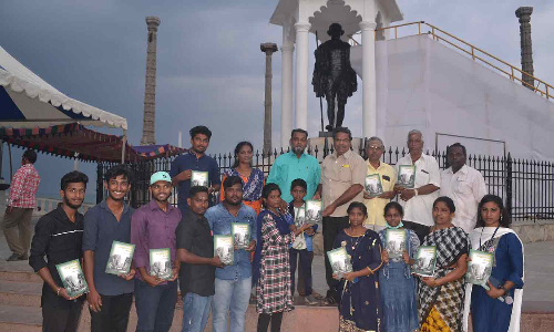 பொதுமக்களுக்கு சத்திய சோதனை புத்தகம்