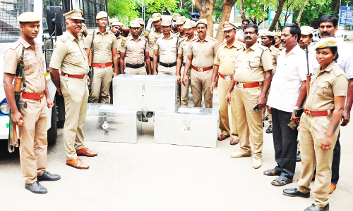 வேலூர் அருகே பிடிபட்ட ரூ.14.71 கோடி ஹவாலா பணம் நகை வியாபாரிகளுக்கு கடத்தப்பட்டது அம்பலம்